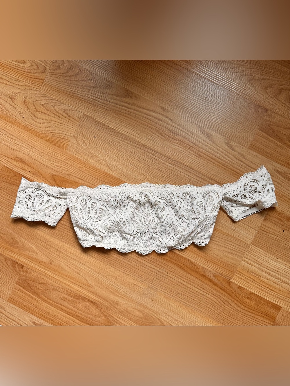 Victoria’s Secret Dream Angel Lace Off-Shoulder Bandeau Bralette in Ivory size M